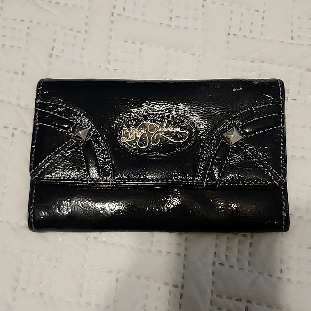 Wallet - Picture 1 of 1